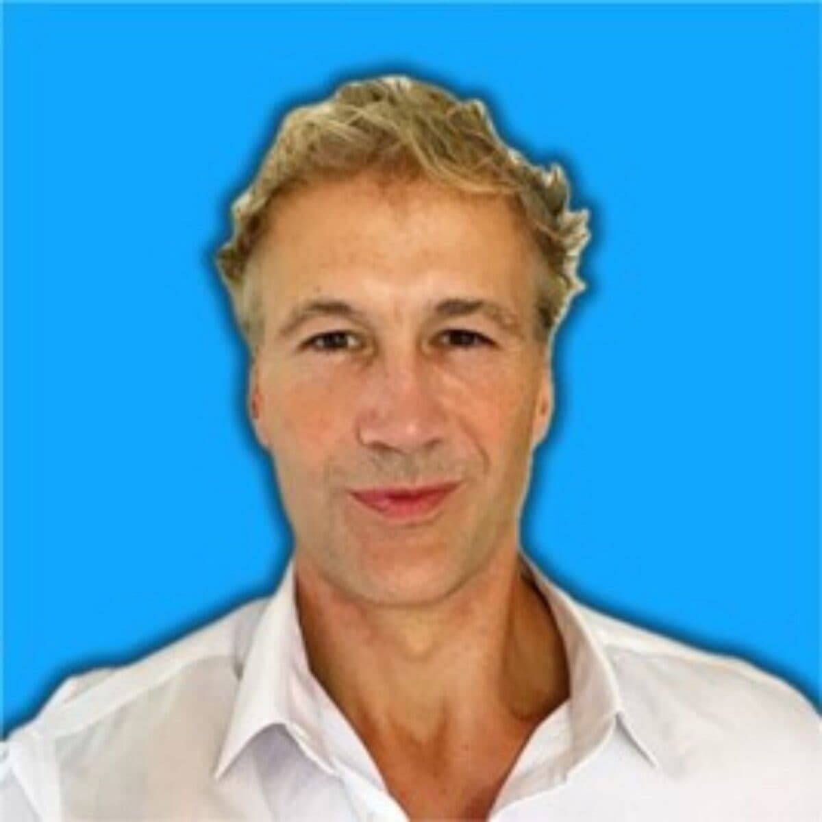 Scott Long is a contributor for the ICF blog, Coaching World. Known for simplifying the buying experience for online creators, coaches, and entrepreneurs.